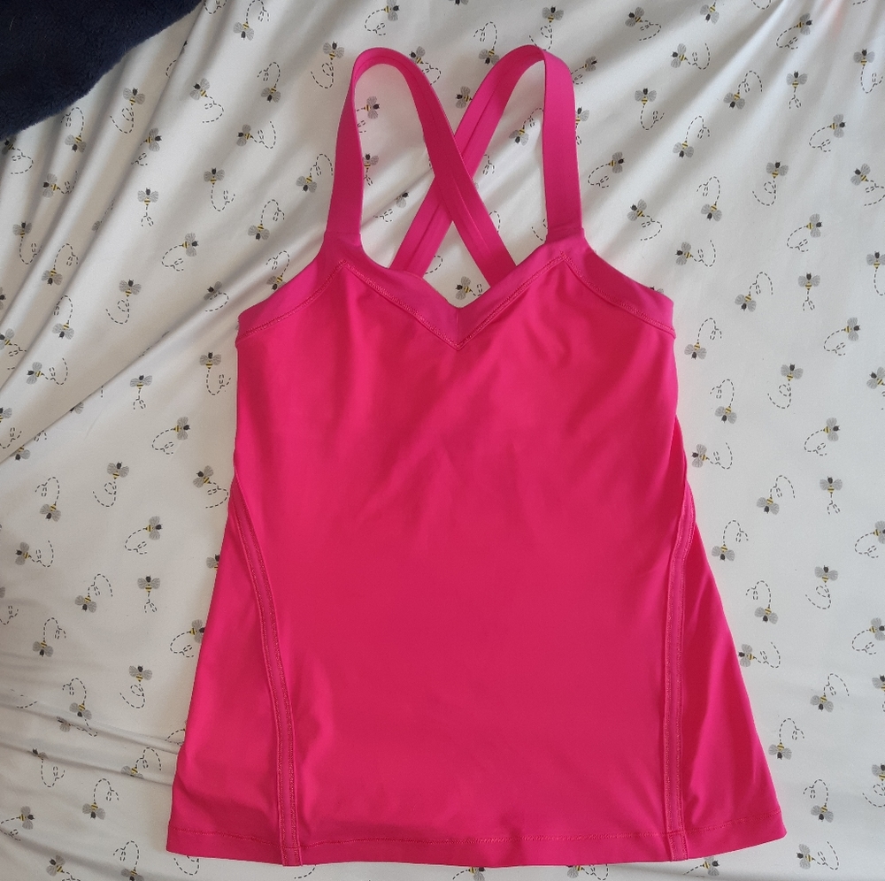NWOT lululemon yoga tank top w/ built-in bra - Picture 3 of 7